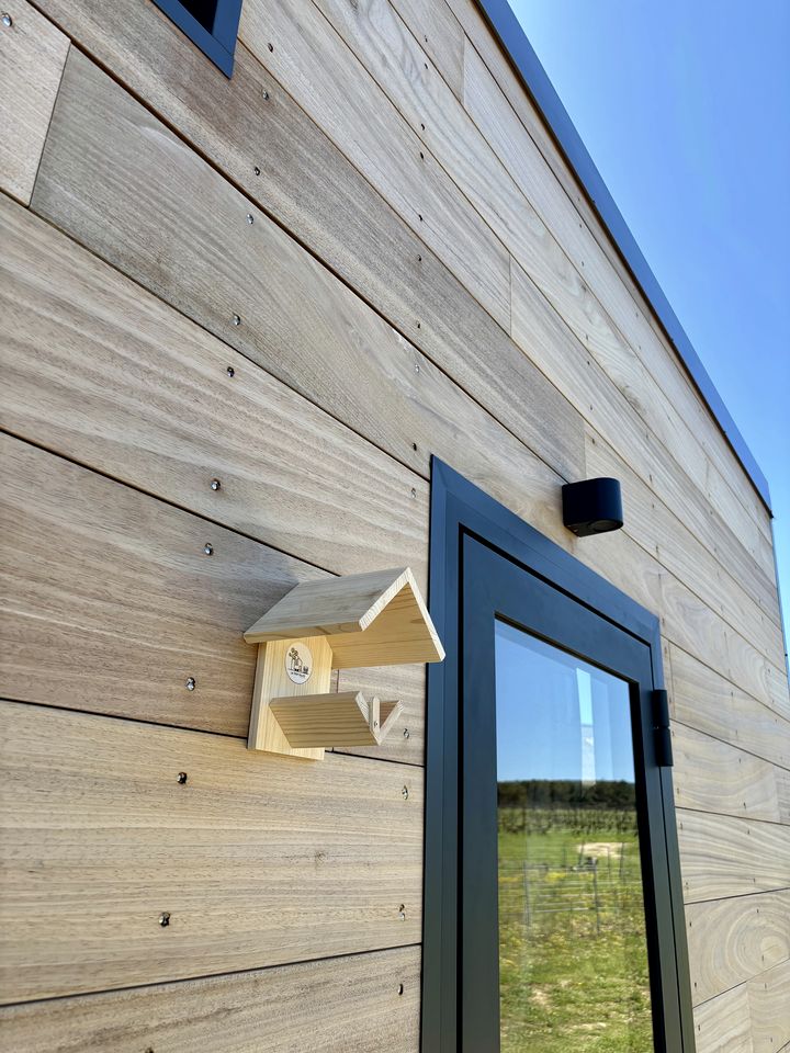 Cosy Eco-Friendly Tiny House with Vineyard Views near Aix-en-Provence, France