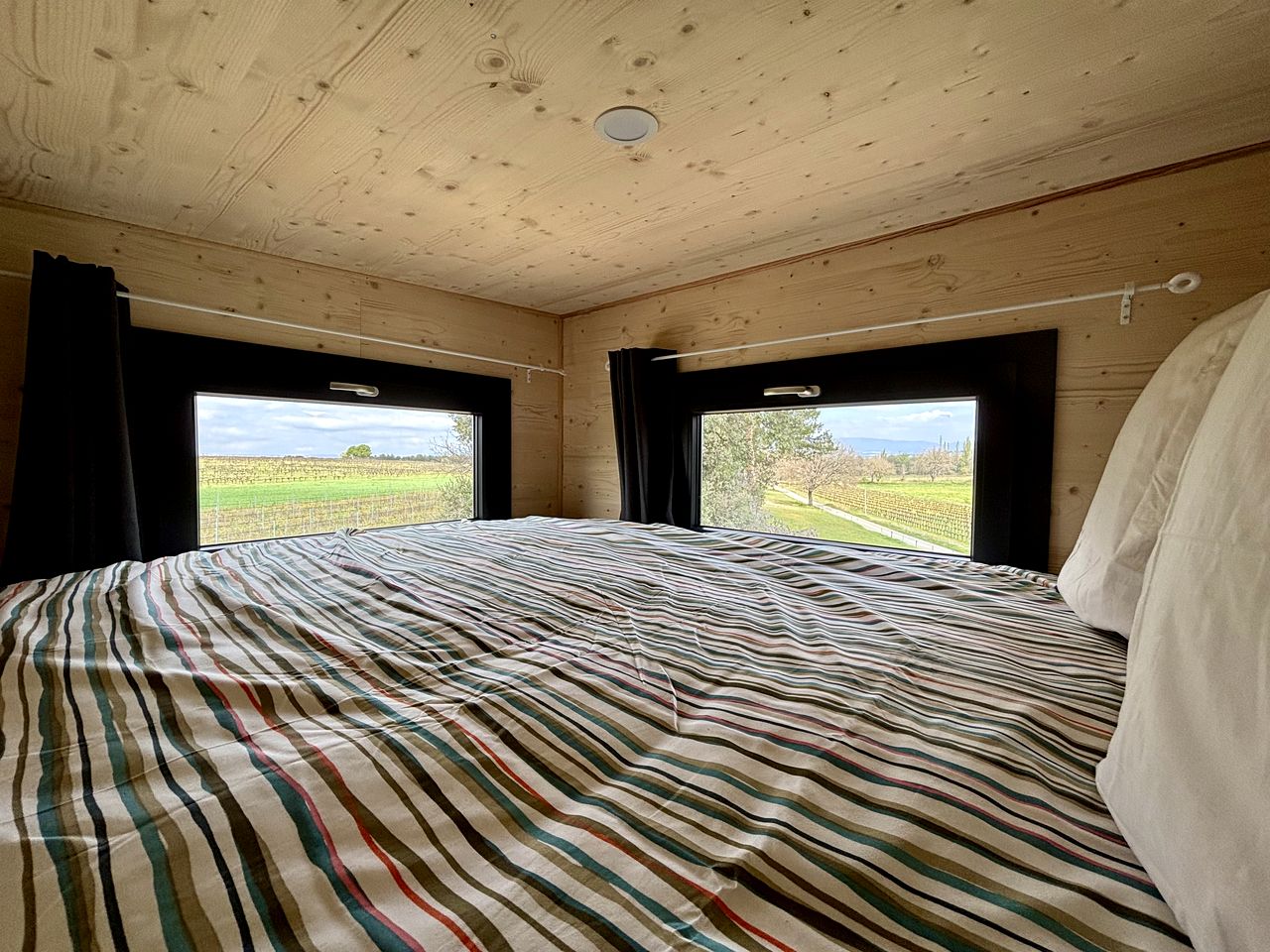Cosy Eco-Friendly Tiny House with Vineyard Views near Aix-en-Provence, France