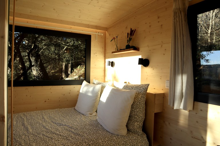 Vacation Rentals (France, --, --)