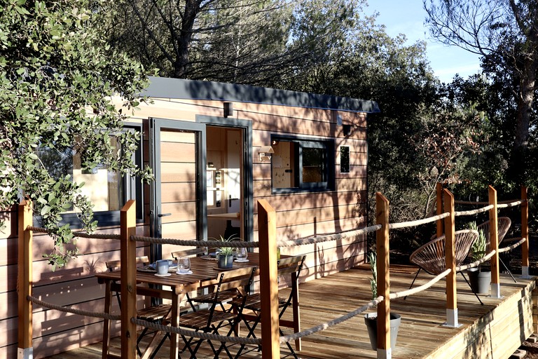 Vacation Rentals (France, --, --)