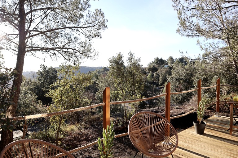 Vacation Rentals (France, --, --)