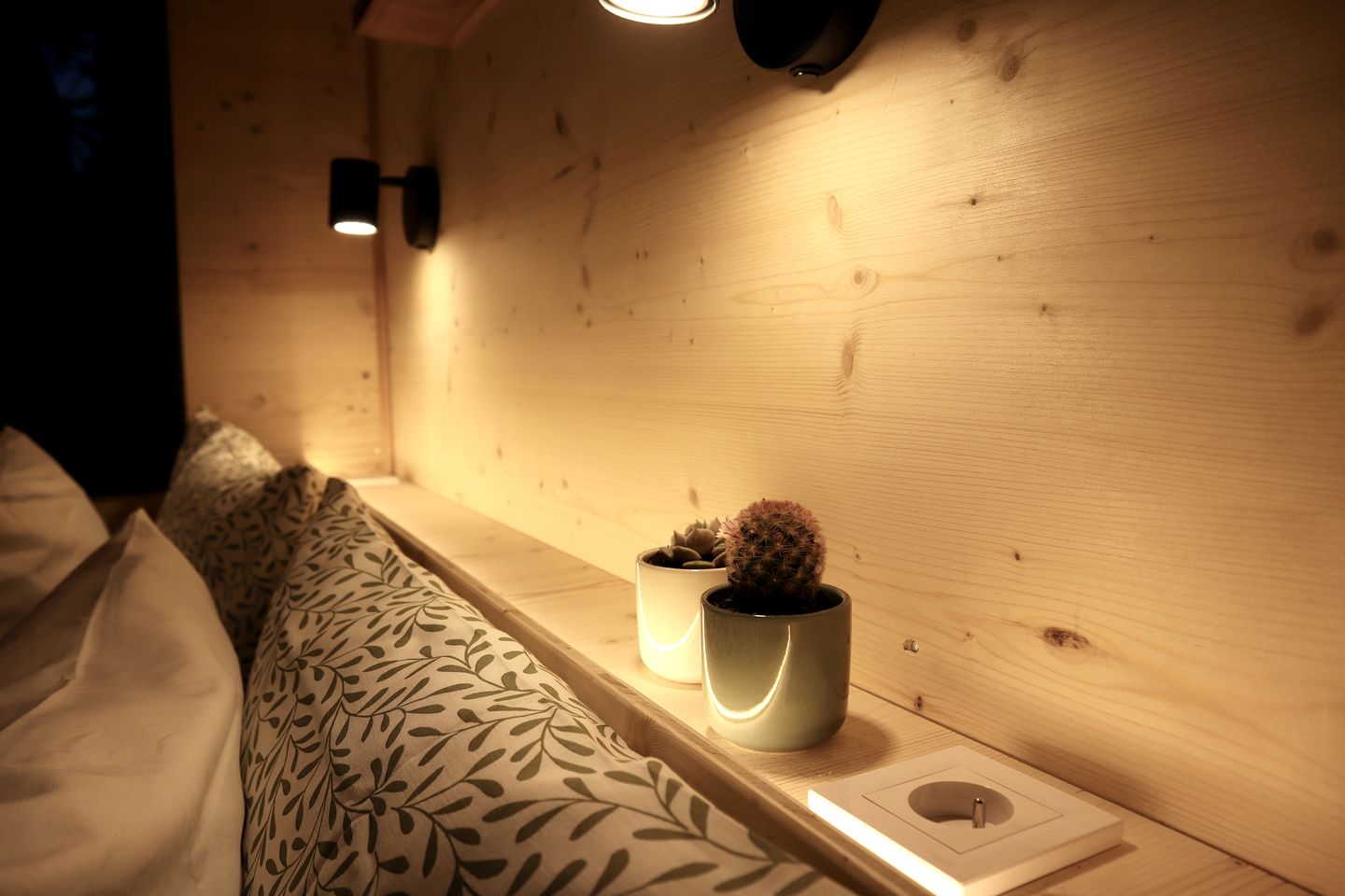 Nature Immersed Tiny House Escape with Private Terrace & Curated Experiences in Provence-Alpes-Côte d'Azur, France