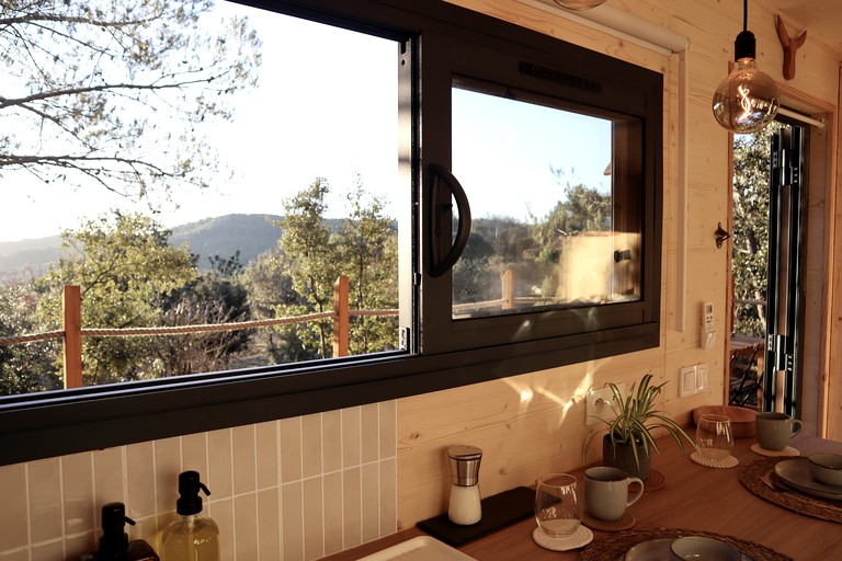 Vacation Rentals (France, --, --)