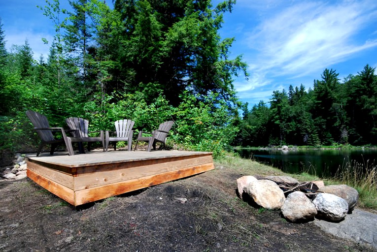 Cabins (Wakefield, Quebec, Canada)