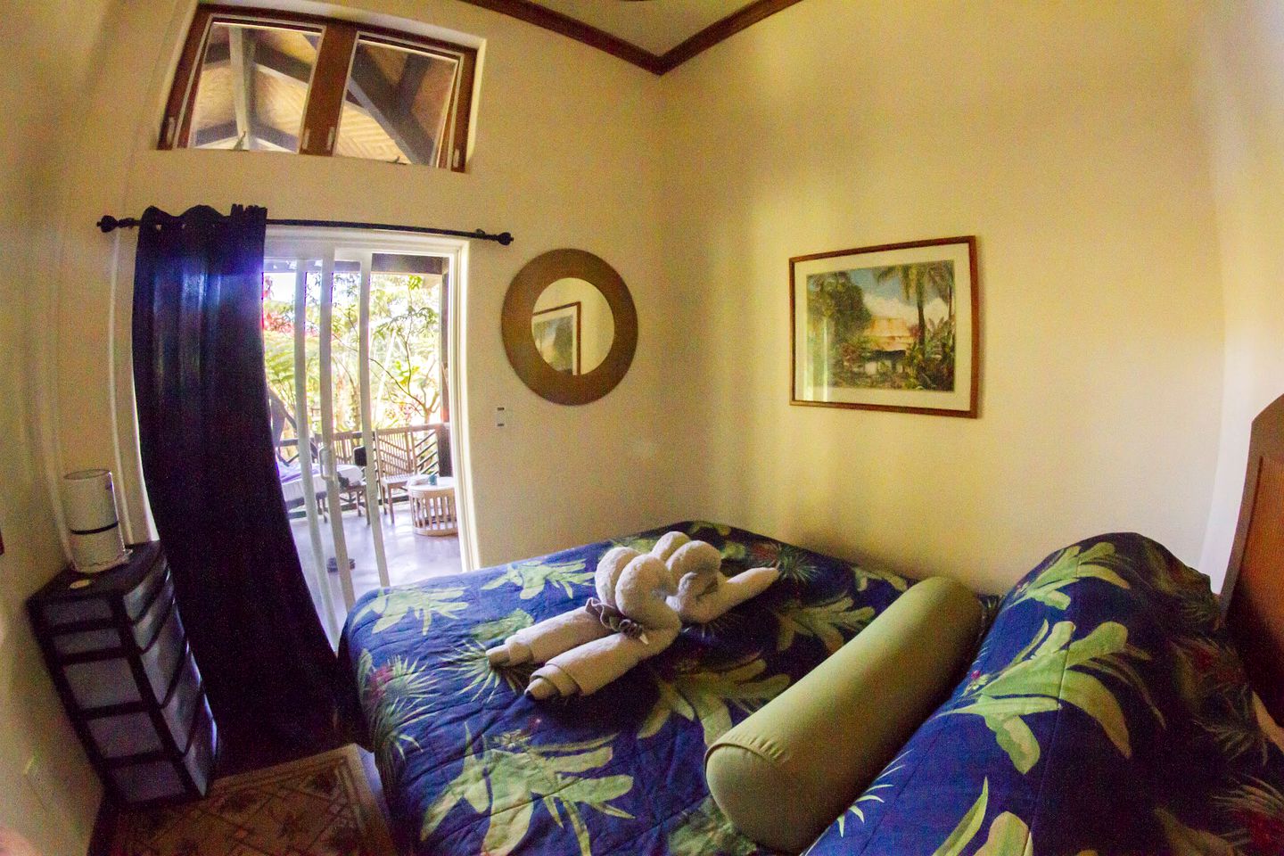 Upscale Lodge Suites on Sustainable Farm and Wellness Retreat near Pahoa, Hawaii