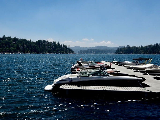 Cabins (Lake Arrowhead, California, United States)