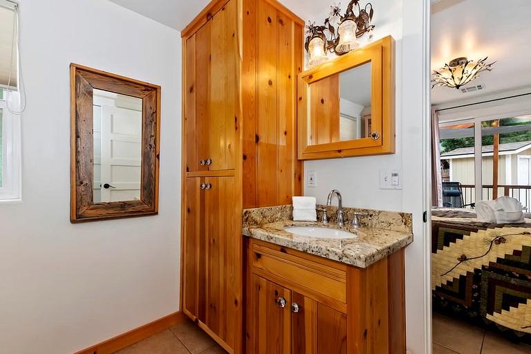 Cabins (United States of America, Big Bear Lake, California)