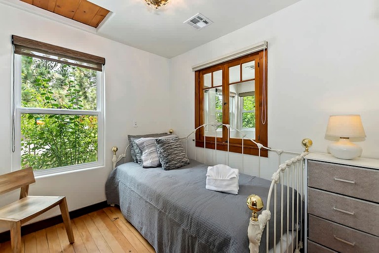 Cabins (United States of America, Big Bear Lake, California)