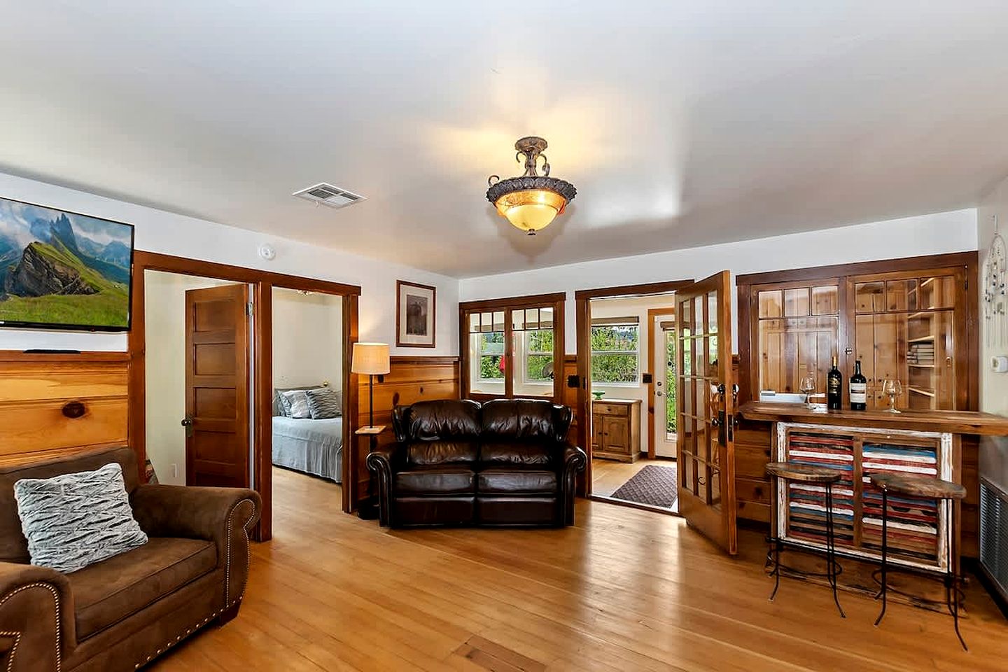 Lake Cabin with Fireplace and Barbecue Perfect for Water Sports in Big Bear Lake, California