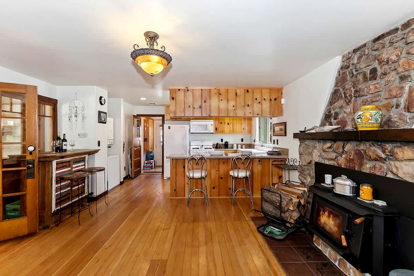 Lake Cabin with Fireplace and Barbecue Perfect for Water Sports in Big Bear Lake, California