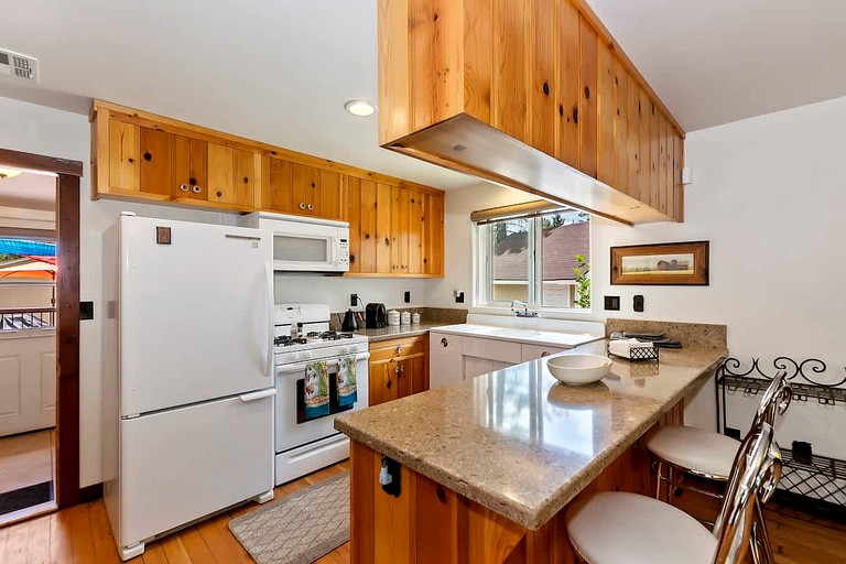 Cabins (United States of America, Big Bear Lake, California)