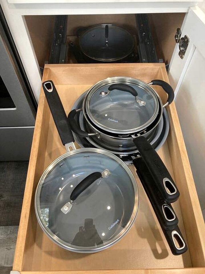 Lake Cabin Ideal for Outdoor Adventures in Maine