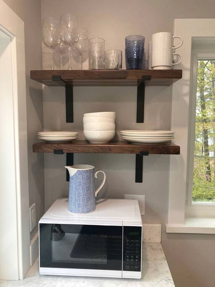 Lake Cabin Ideal for Outdoor Adventures in Maine