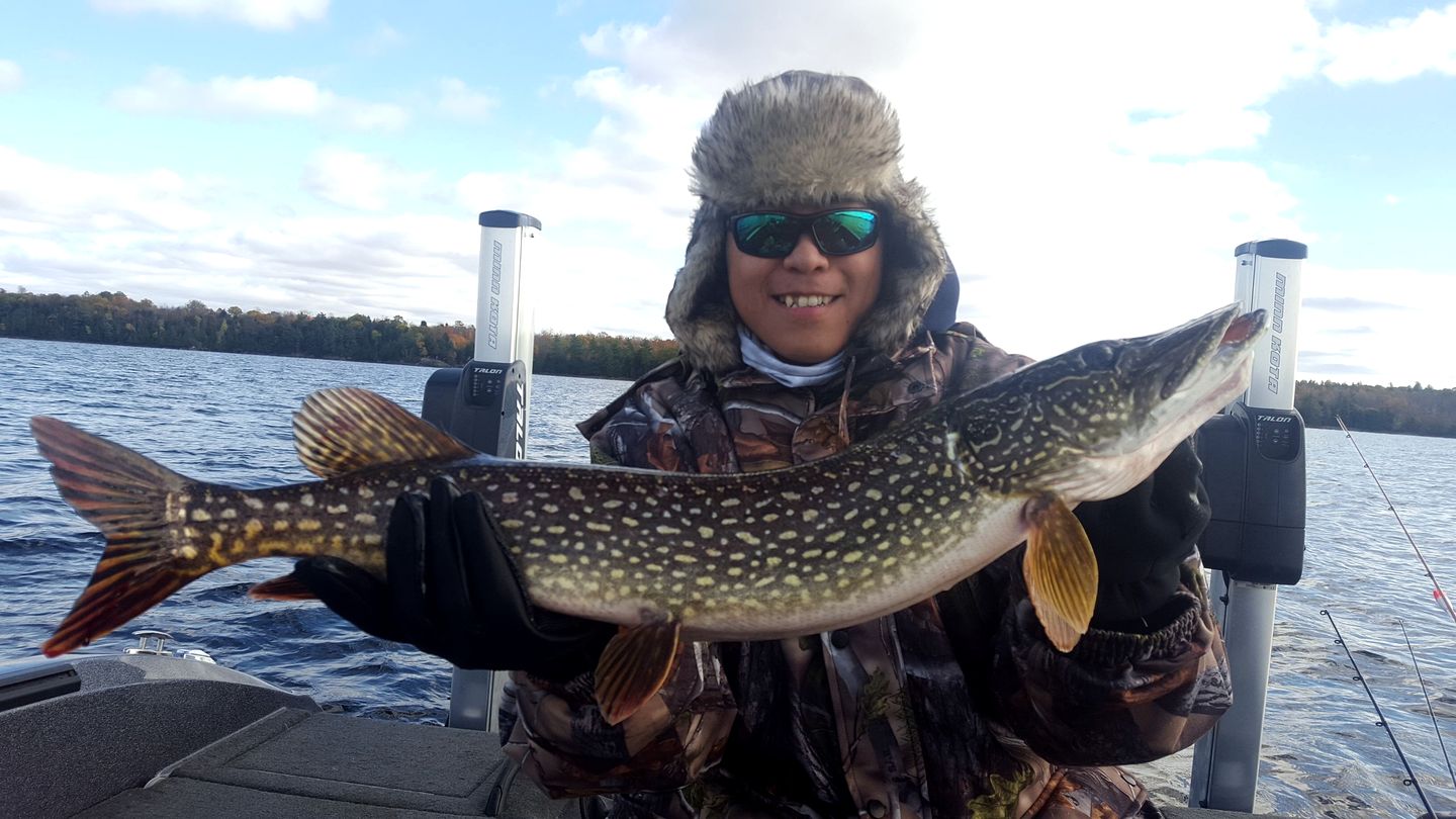 Luxury Cottage Rental for Groups on a Gorgeous Lake Resort near Ottawa, Ontario