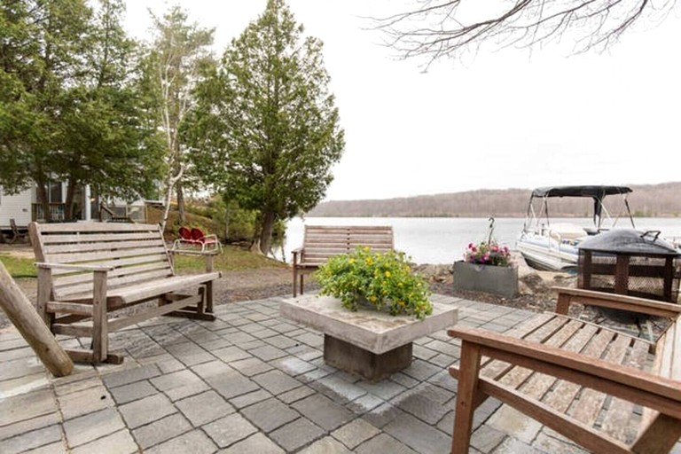 Cabins (Canada, Godfrey, Ontario)