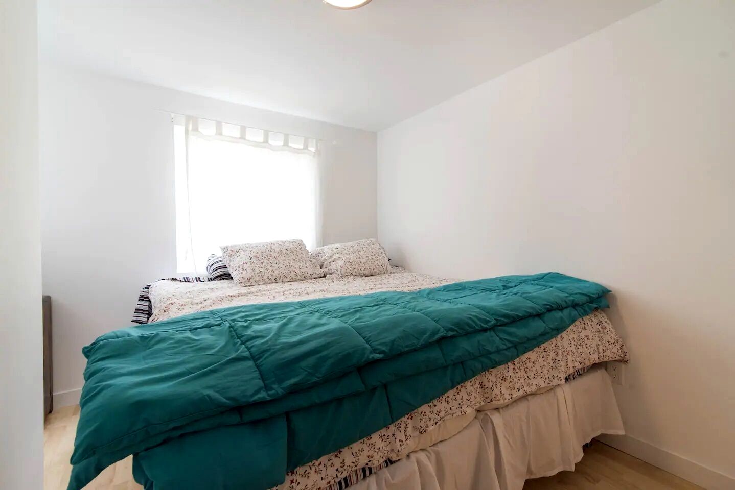 Luxury Cottage Rental for Groups on a Gorgeous Lake Resort near Ottawa, Ontario