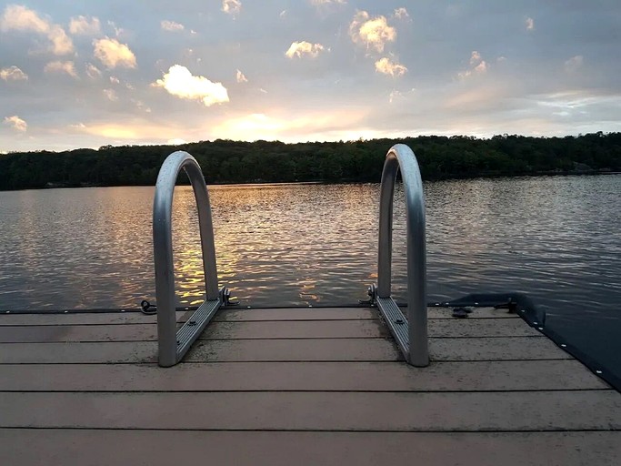 Cabins (Canada, Godfrey, Ontario)