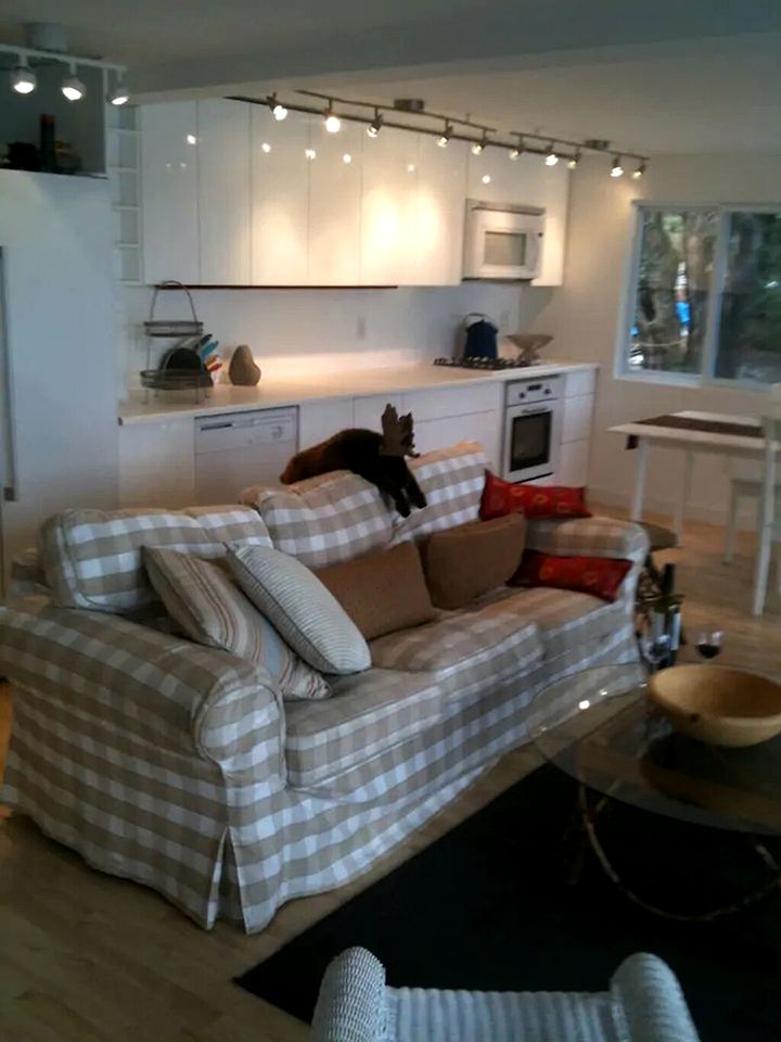 Luxury Cottage Rental for Groups on a Gorgeous Lake Resort near Ottawa, Ontario