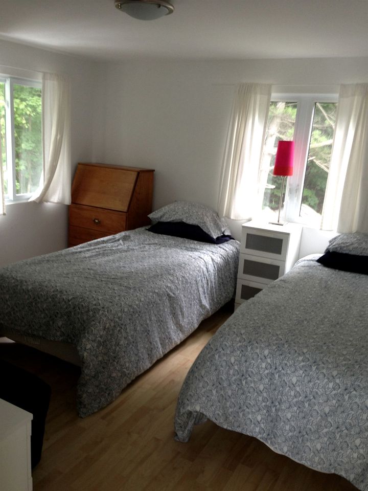 Luxury Cottage Rental for Groups on a Gorgeous Lake Resort near Ottawa, Ontario