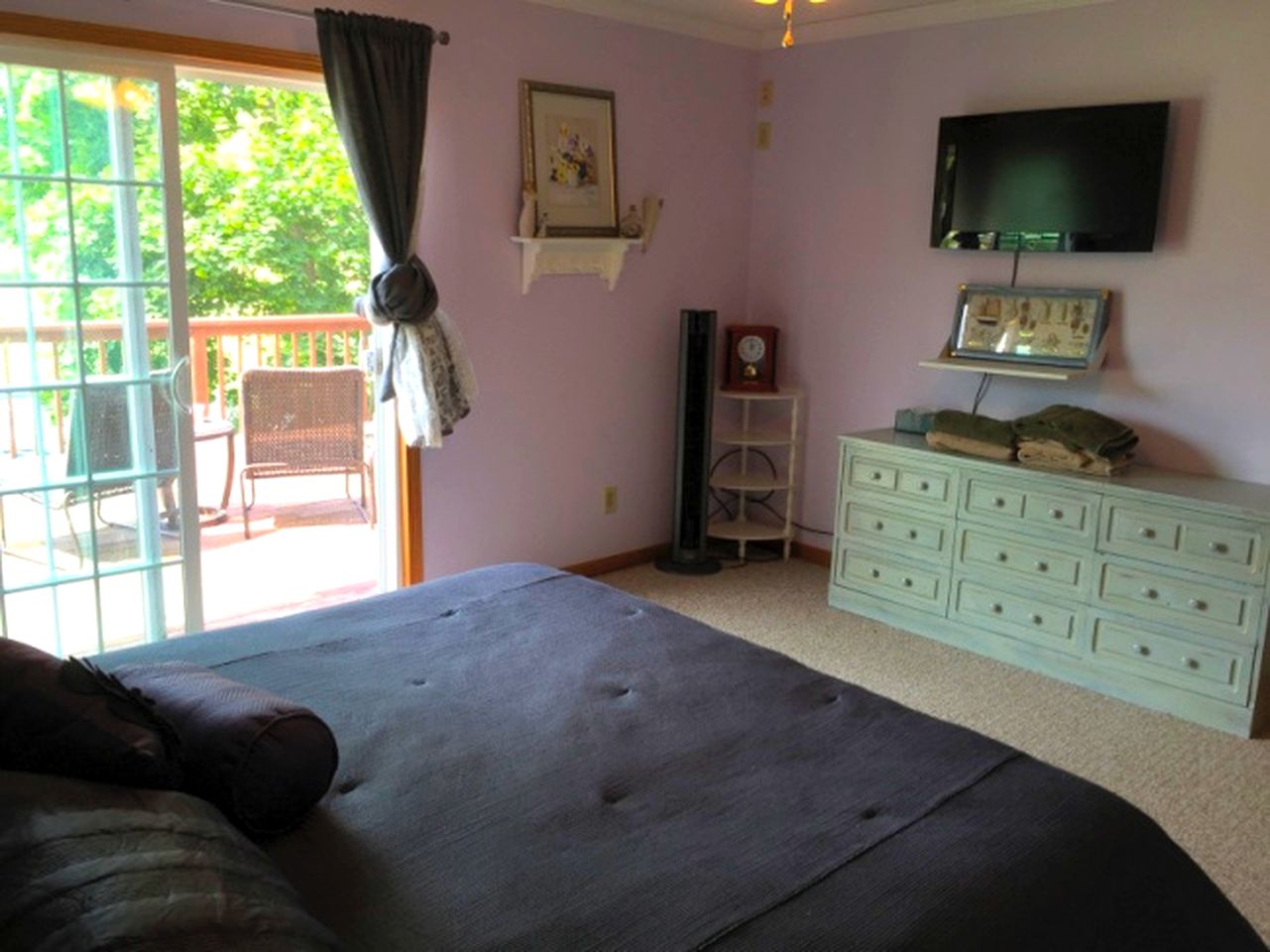 Lakeside Vacation Rental with Hot Tub near Fort Wayne, Indiana