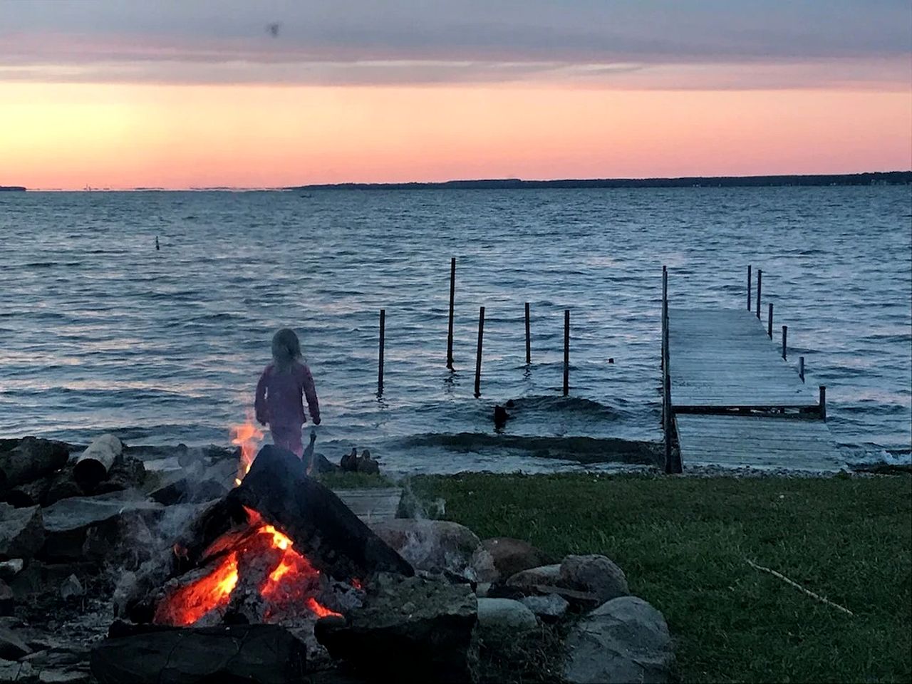 Lakefront Cottage with Cozy Interior and Jacuzzi in Dresden, New York