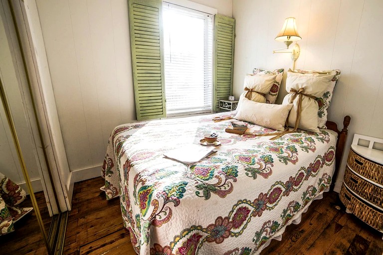 Cottages (United States of America, Dresden, New York)