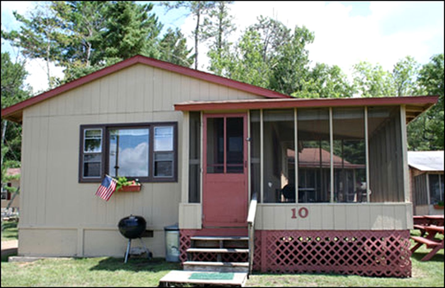 Peaceful Cabin on the Shores of Lake Edward in Merrifield, Minnesota