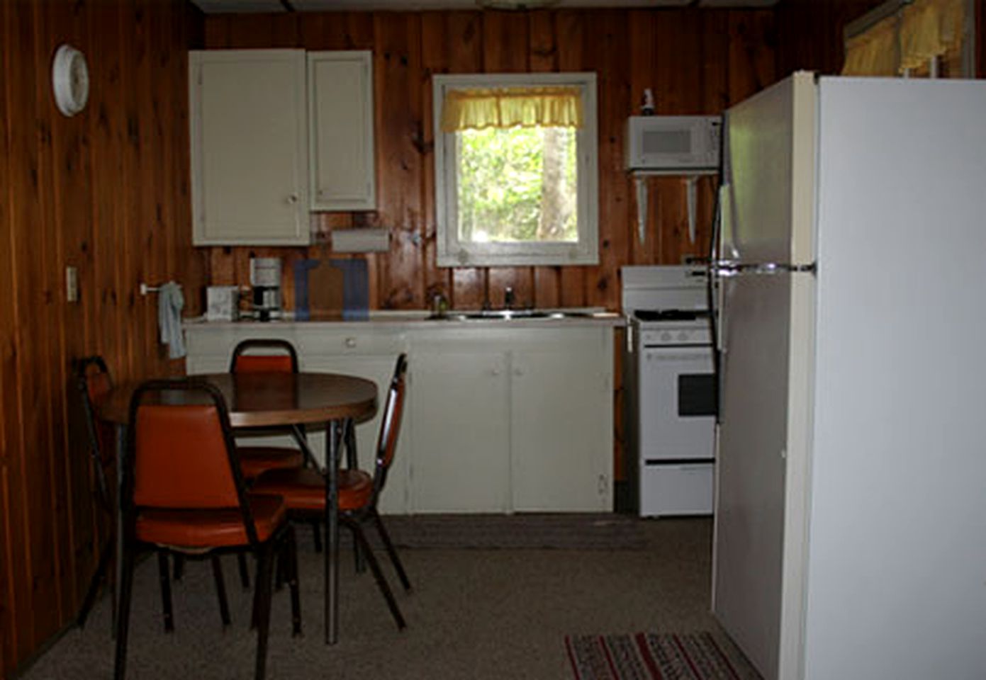 Rustic Four-Person Cabin Rental with Lake Views near Brainerd, Minnesota