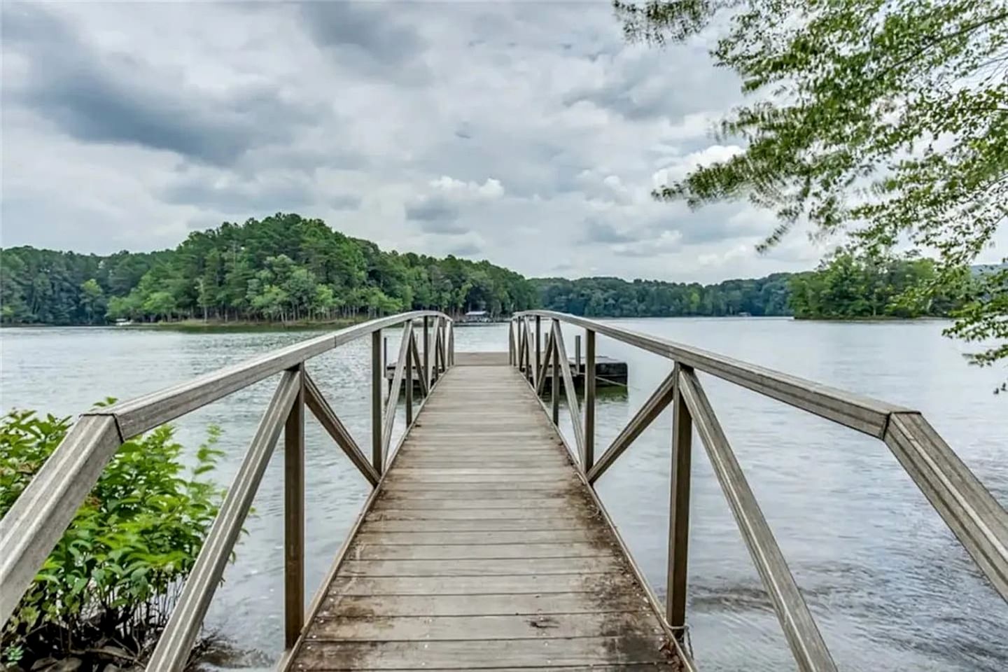 Spacious Family Cabin with Lake Hartwell Access in Westminster, South Carolina