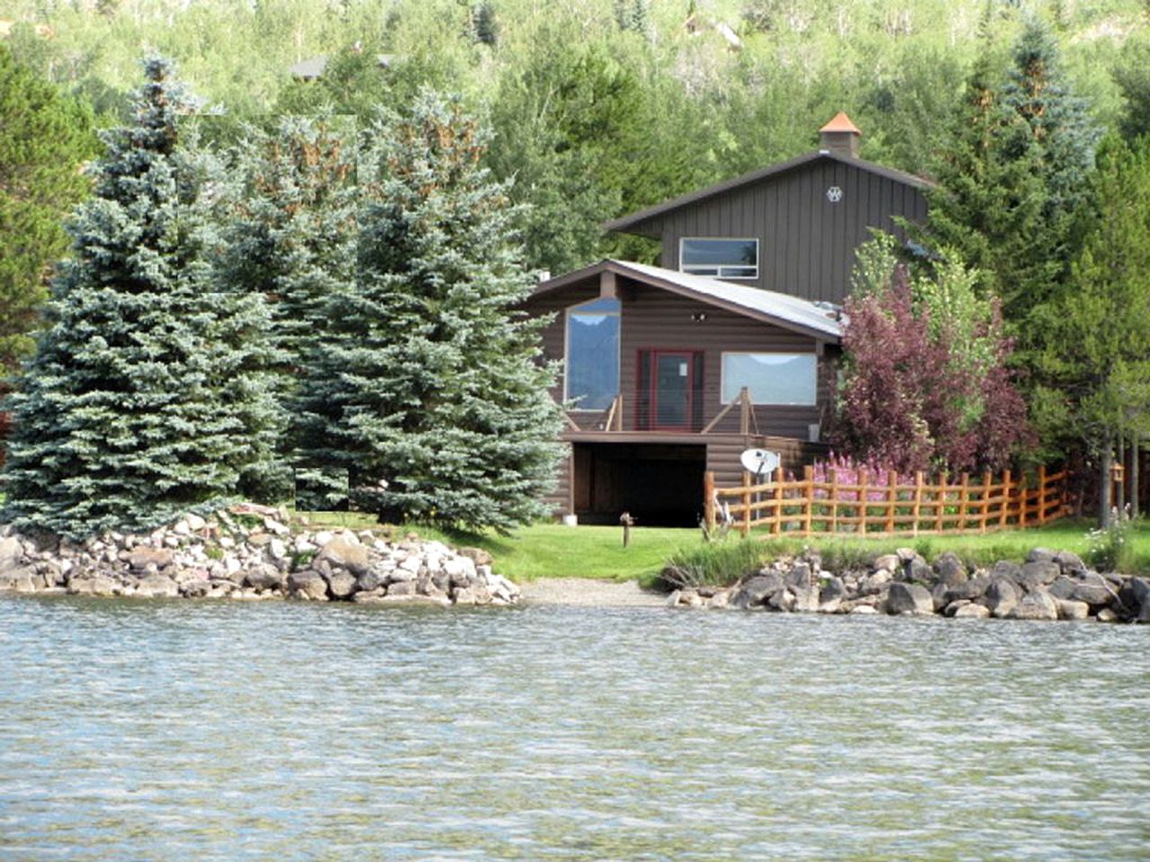 Lakefront Cabin Rental near Yellowstone National Park, Montana