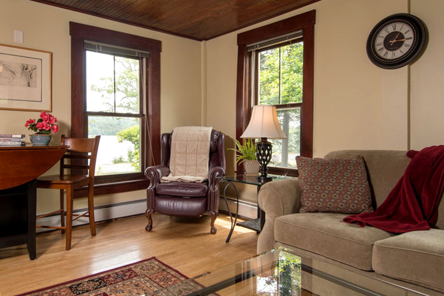 Charming Suite Rental Situated on Lake Winnisquam, New Hampshire