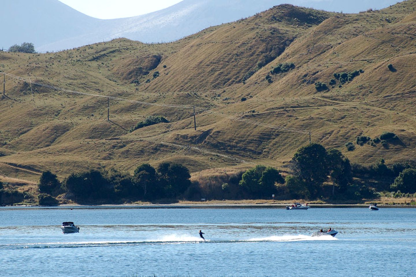 Family-Friendly Cottage Rental on the Shore of Lake Okareka, North Island