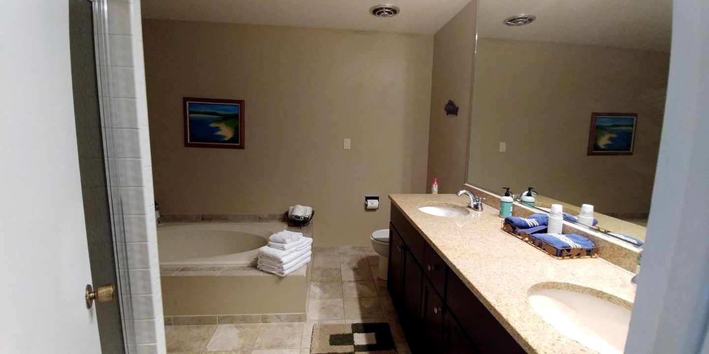 Spacious Family Cottage Getaway on Powers Lake near Lake Geneva, Wisconsin