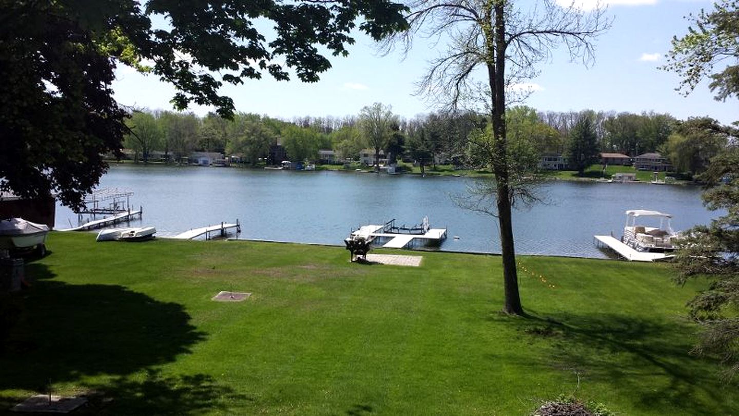Spacious Family Cottage Getaway on Powers Lake near Lake Geneva, Wisconsin