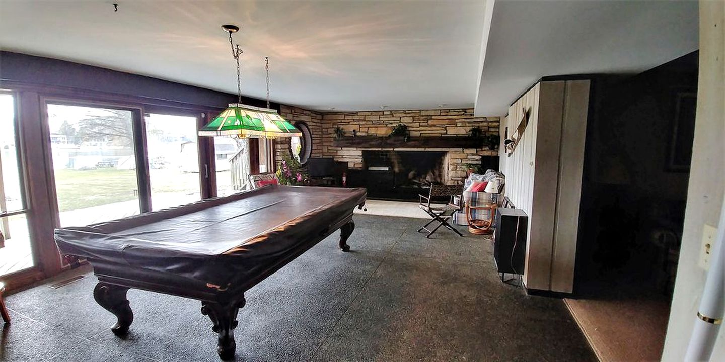 Spacious Family Cottage Getaway on Powers Lake near Lake Geneva, Wisconsin