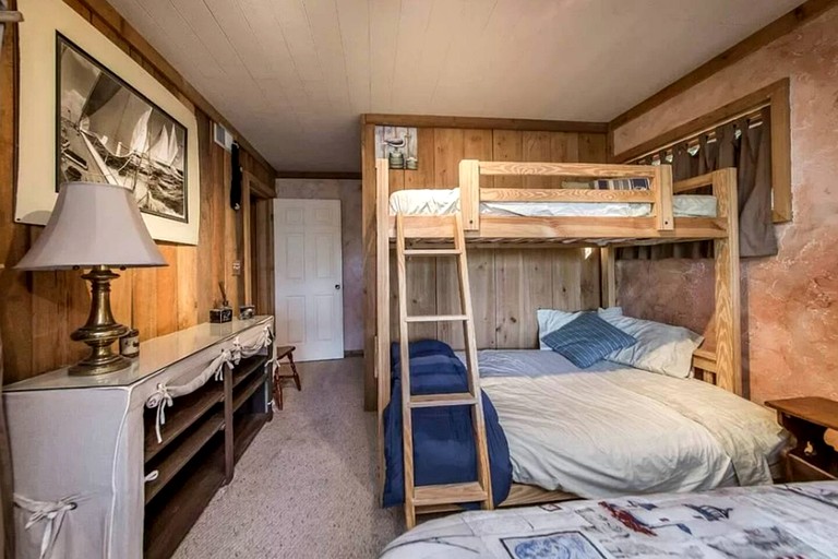 Cabins (United States of America, Edgemont, Arkansas)