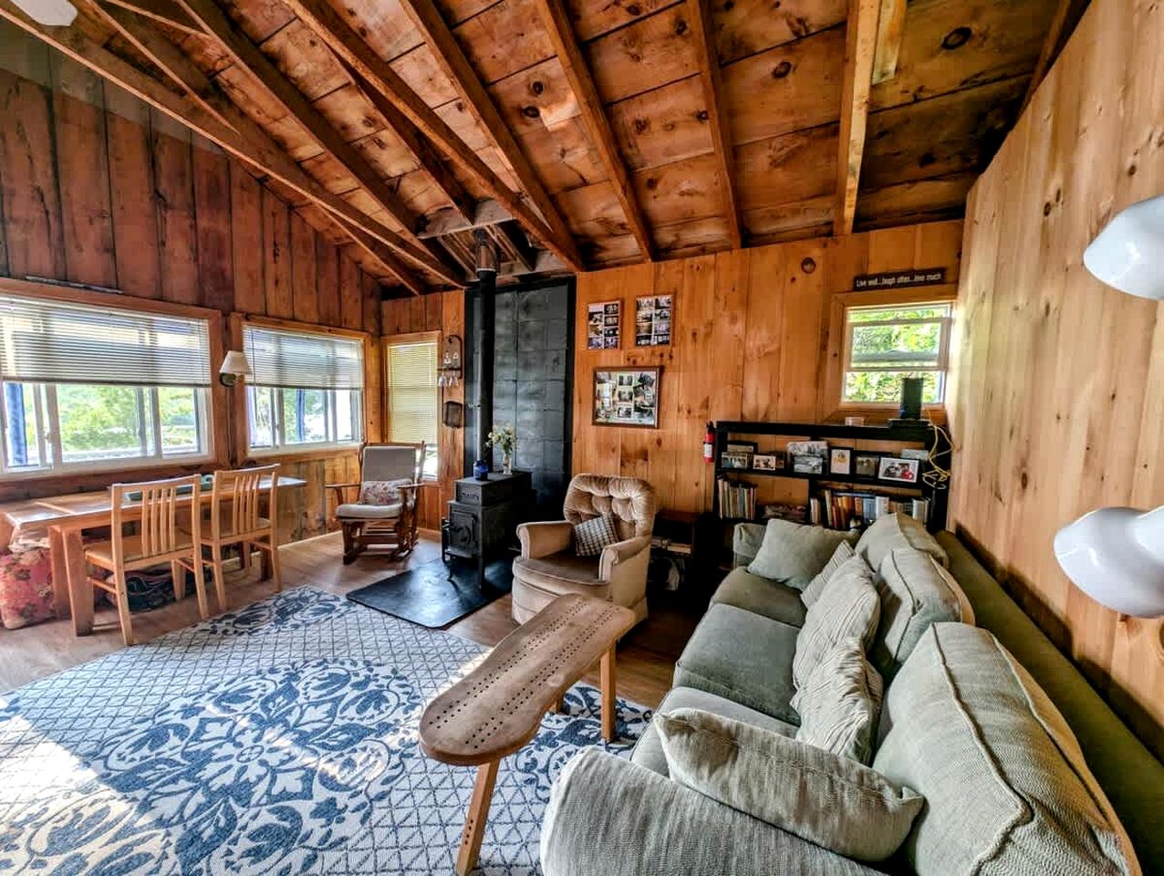 Gorgeous Waterfront Cabin for an Unforgettable Family Vacation by Georges Pond in Franklin, Maine