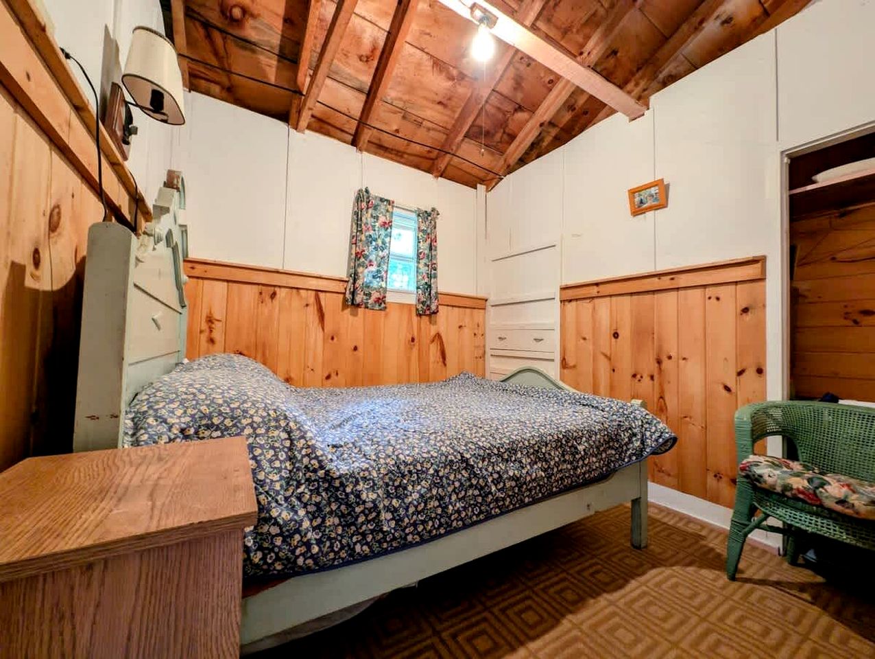 Gorgeous Waterfront Cabin for an Unforgettable Family Vacation by Georges Pond in Franklin, Maine