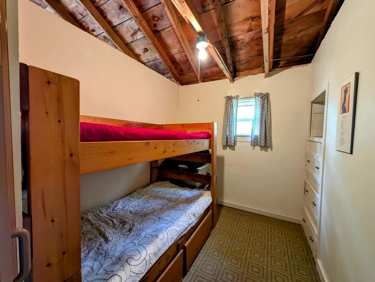 Gorgeous Waterfront Cabin for an Unforgettable Family Vacation by Georges Pond in Franklin, Maine