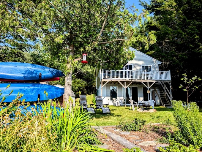Gorgeous Waterfront Cabin for an Unforgettable Family Vacation by Georges Pond in Franklin, Maine