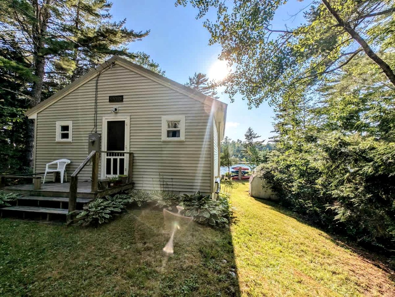 Gorgeous Waterfront Cabin for an Unforgettable Family Vacation by Georges Pond in Franklin, Maine