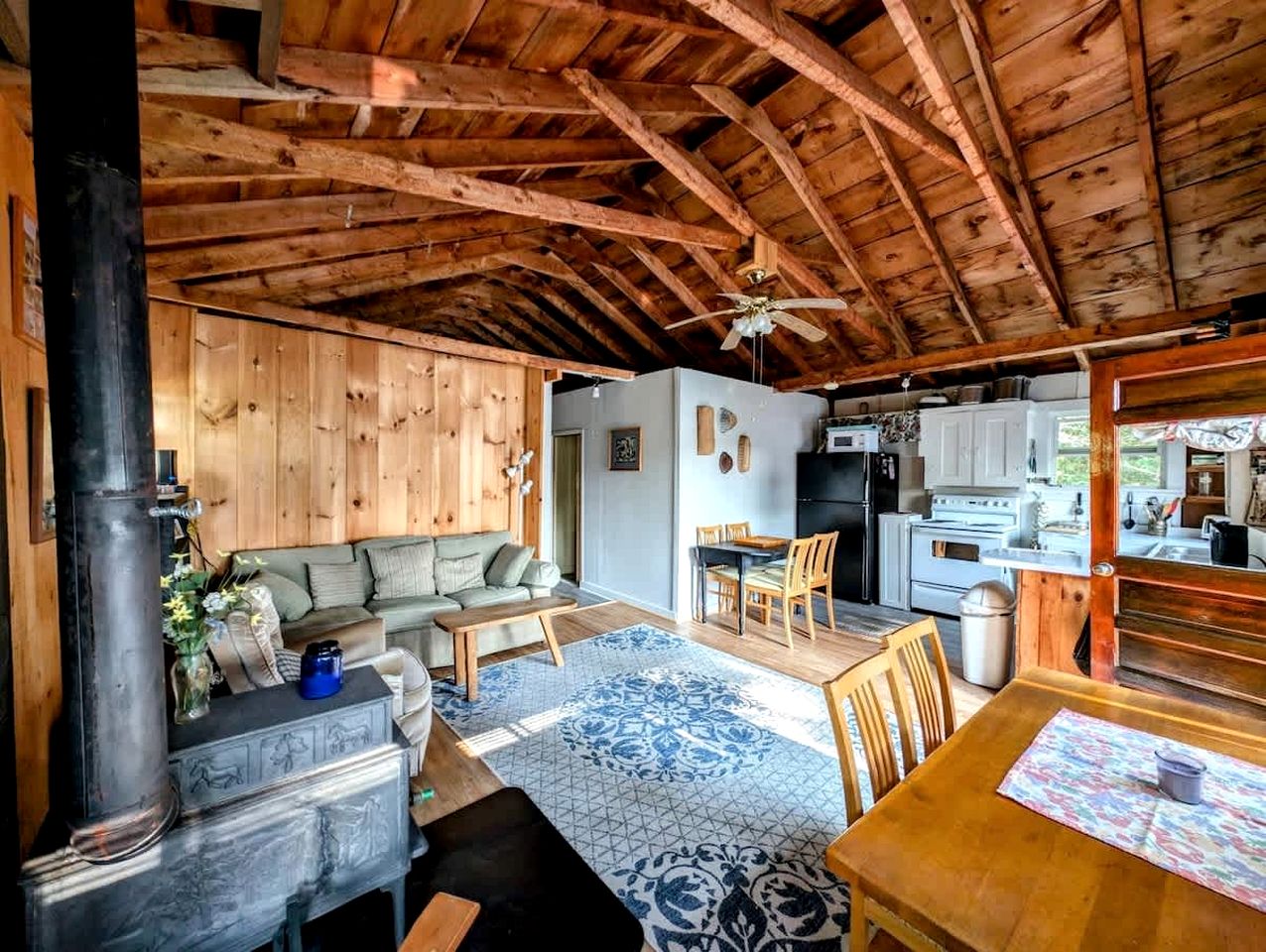 Gorgeous Waterfront Cabin for an Unforgettable Family Vacation by Georges Pond in Franklin, Maine