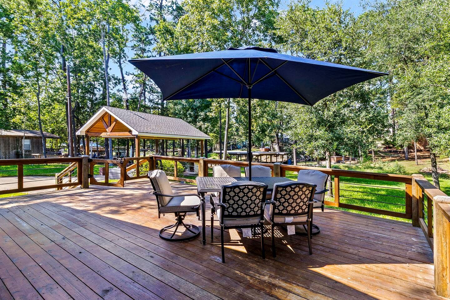 Cozy Lakefront Cabin with Game Room & Boat Access near Lake Livingston, Texas