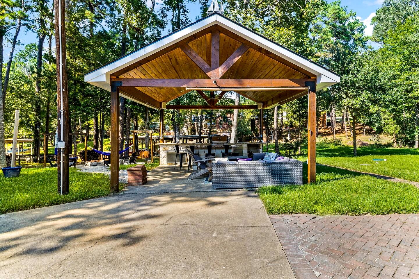 Cozy Lakefront Cabin with Game Room & Boat Access near Lake Livingston, Texas