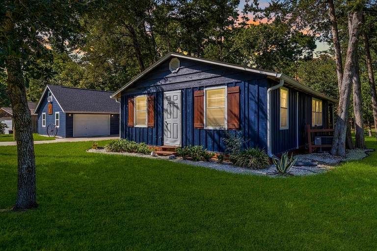 Cabins (United States of America, Polk County, Texas)