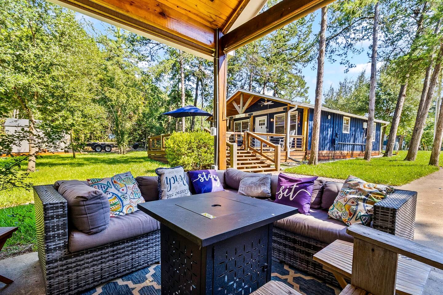 Cozy Lakefront Cabin with Game Room & Boat Access near Lake Livingston, Texas