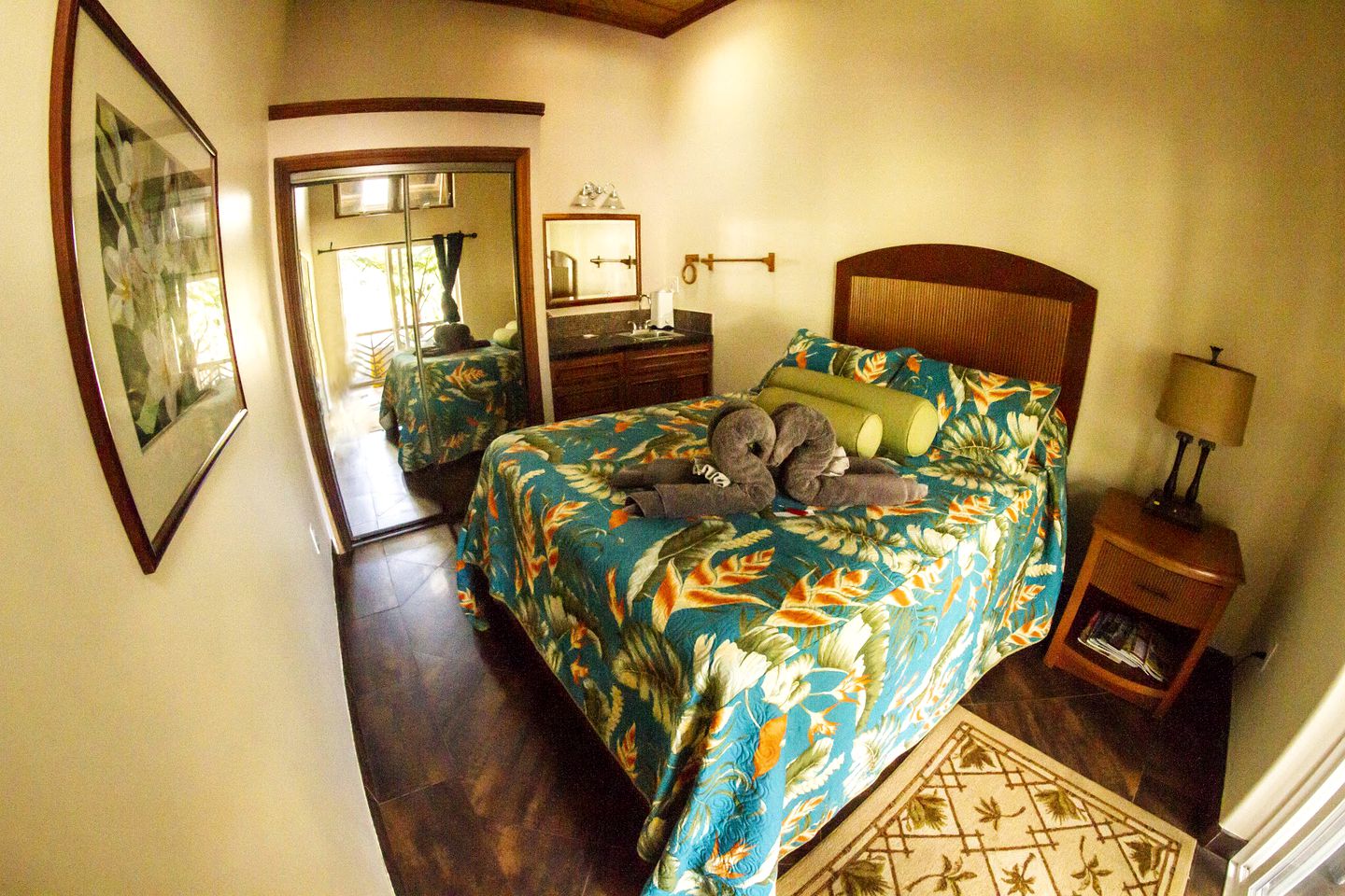 Upscale Lodge Suites on Sustainable Farm and Wellness Retreat near Pahoa, Hawaii
