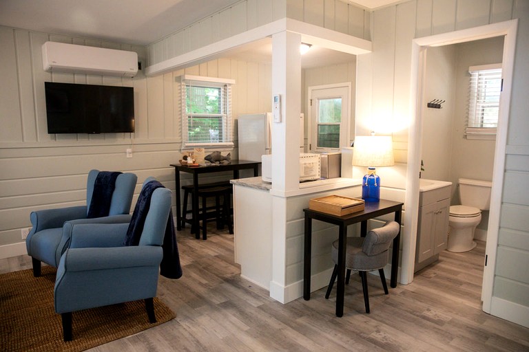 Cabins (United States of America, Muskegon, Michigan)