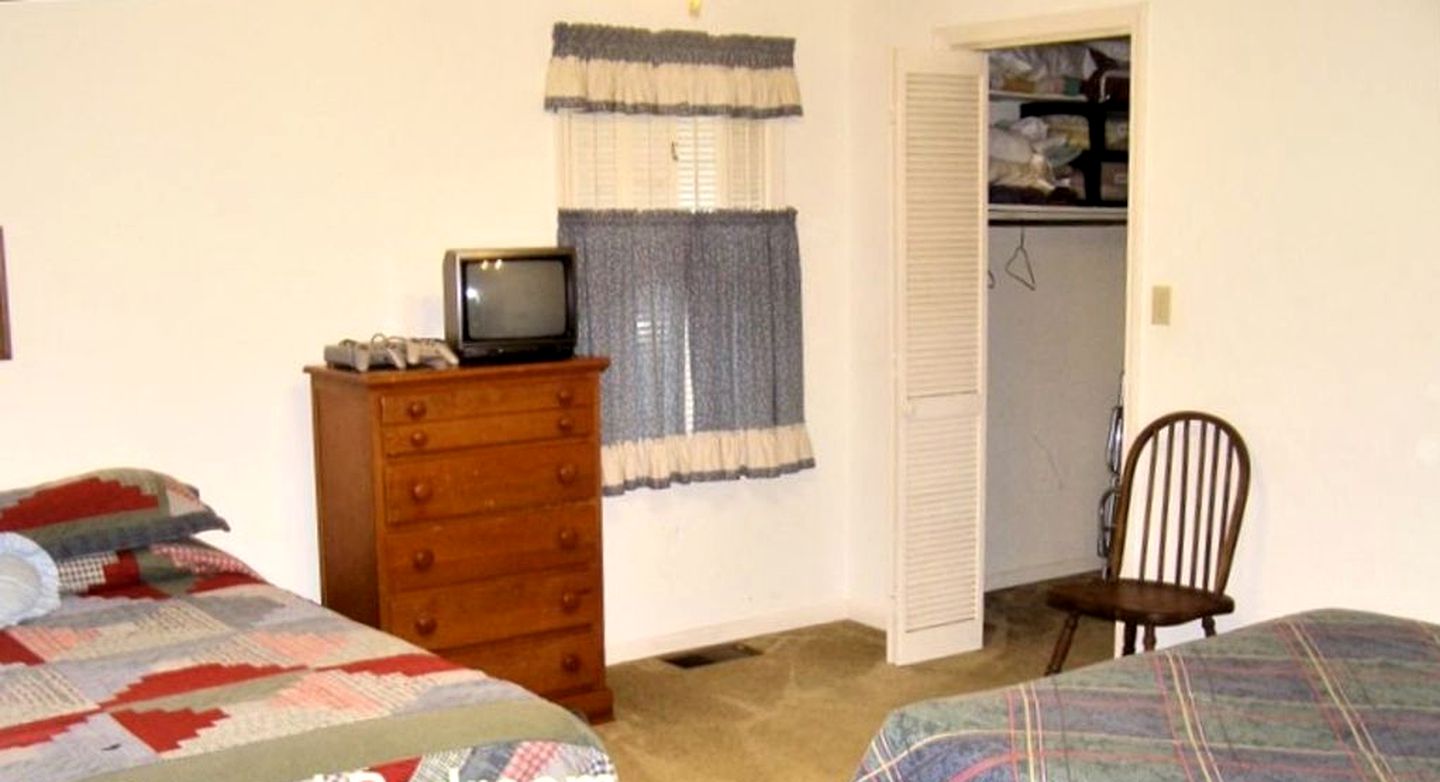 Charming Cottage Rental with Private Dock on Lake Murray, South Carolina