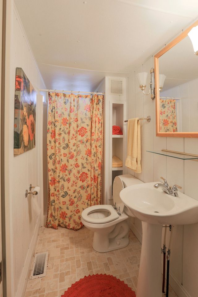 Architectural Lakefront Luxury Retreat with Private Dock near Lake Norman State Park, North Carolina